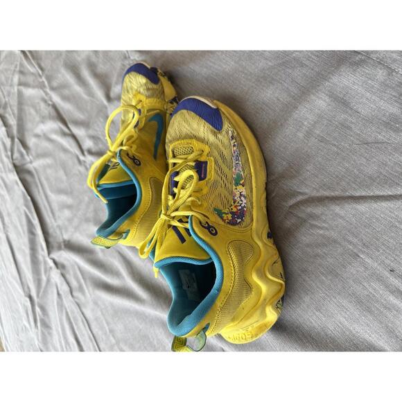 Nike Boys Giannis Immortality 2 Sz 7Y- Vibrant Yellow and Blue - Picture 1 of 6